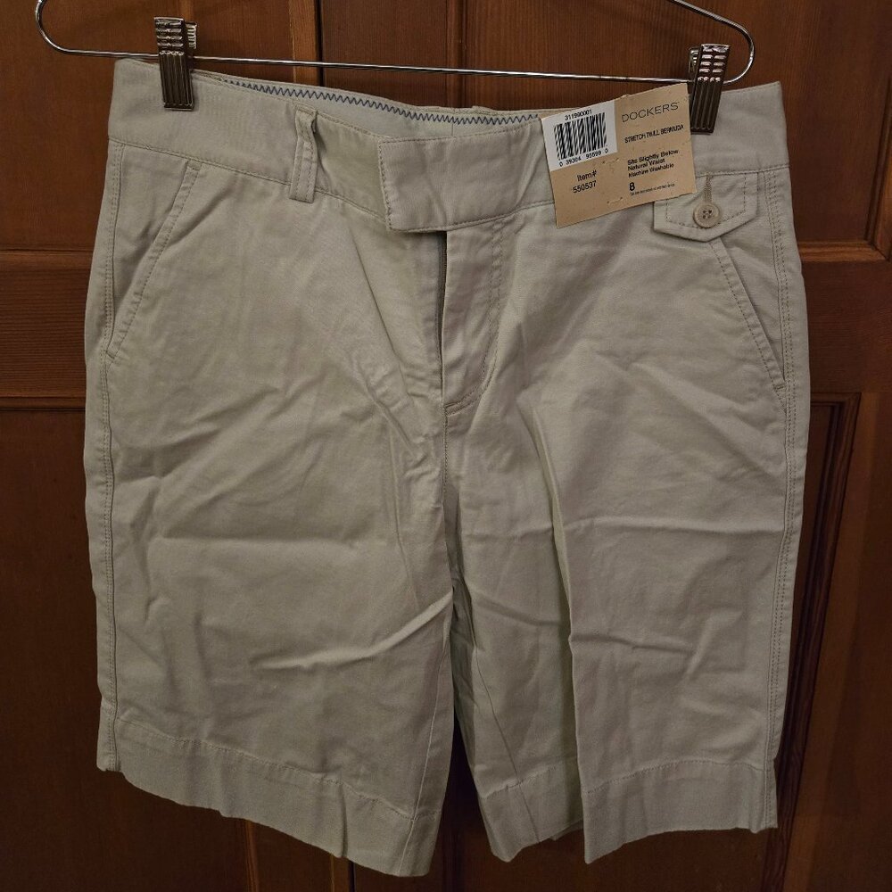 Dockers Women's Bermuda Shorts Size 8 Beige Stretch Twill New With Tags